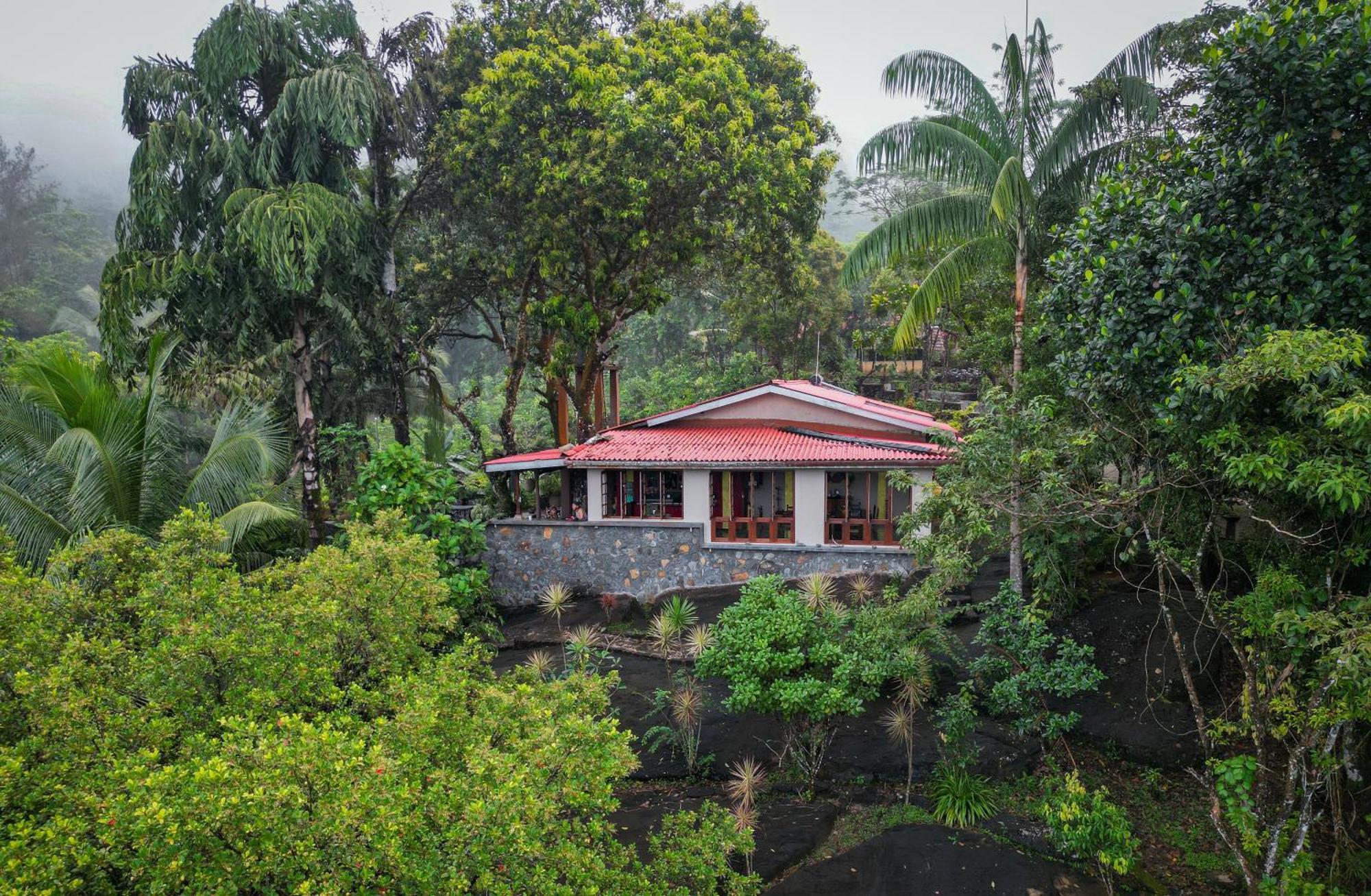 Singharaja Garden Agro Eco Lodge Pelawatta  Esterno foto